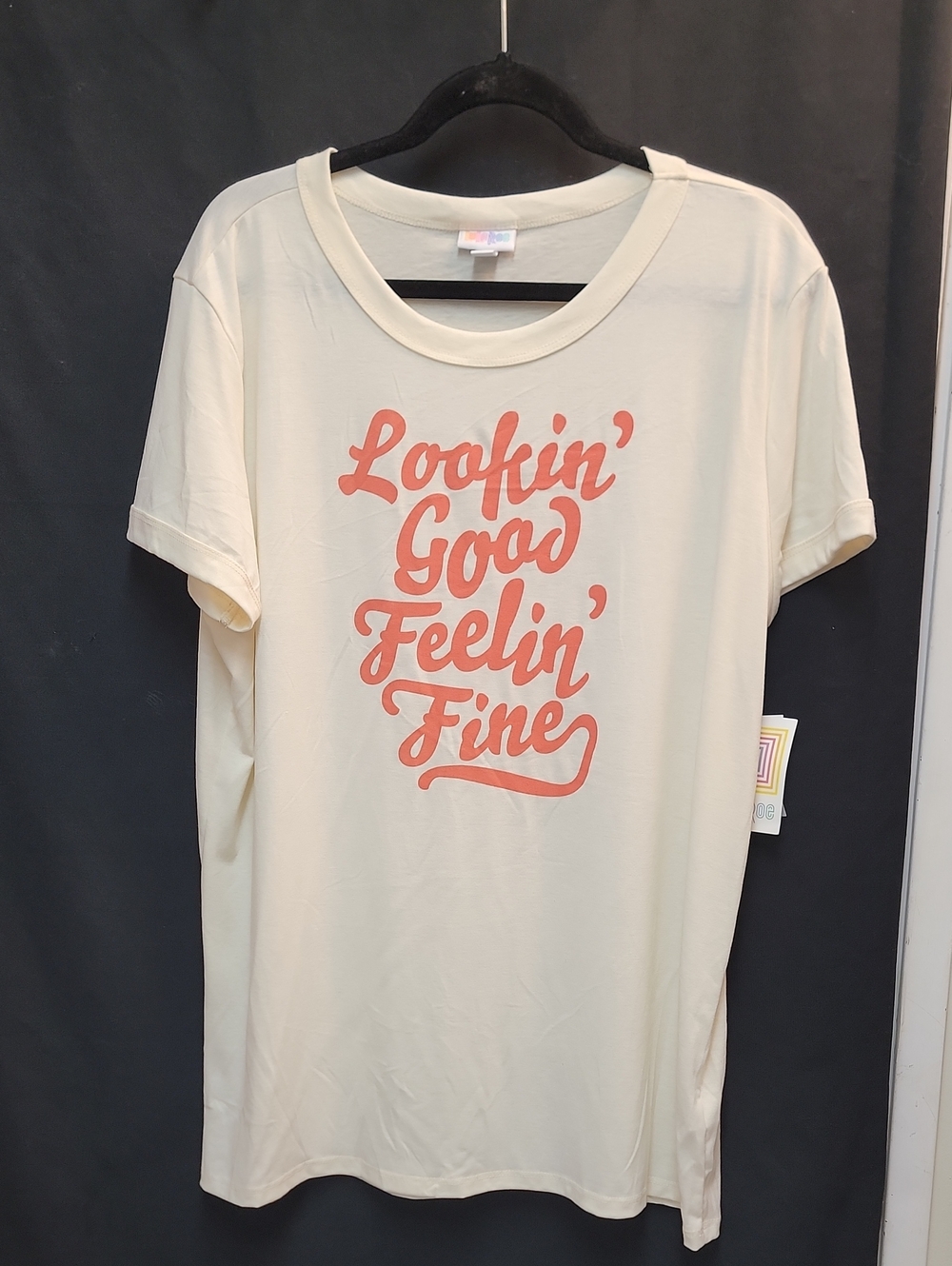 LuLaRoe Cream Tee with Coral Graphic